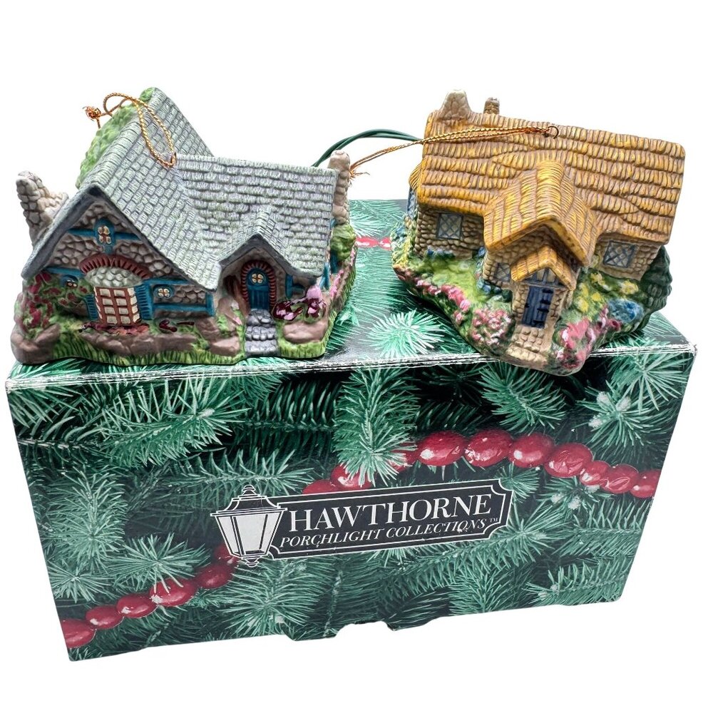 Thomas Kinkade Candlelight Cottage Hawthorne Porcelain Light-Up Set Box Ornament